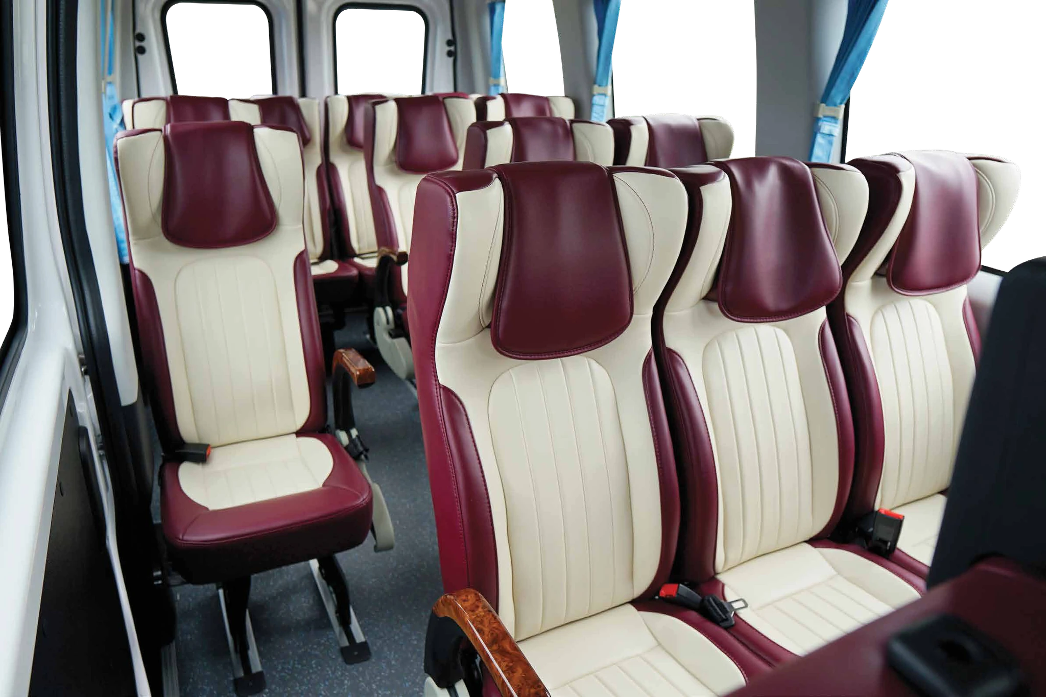 IVECO Daily – 16 chỗ thoải mái