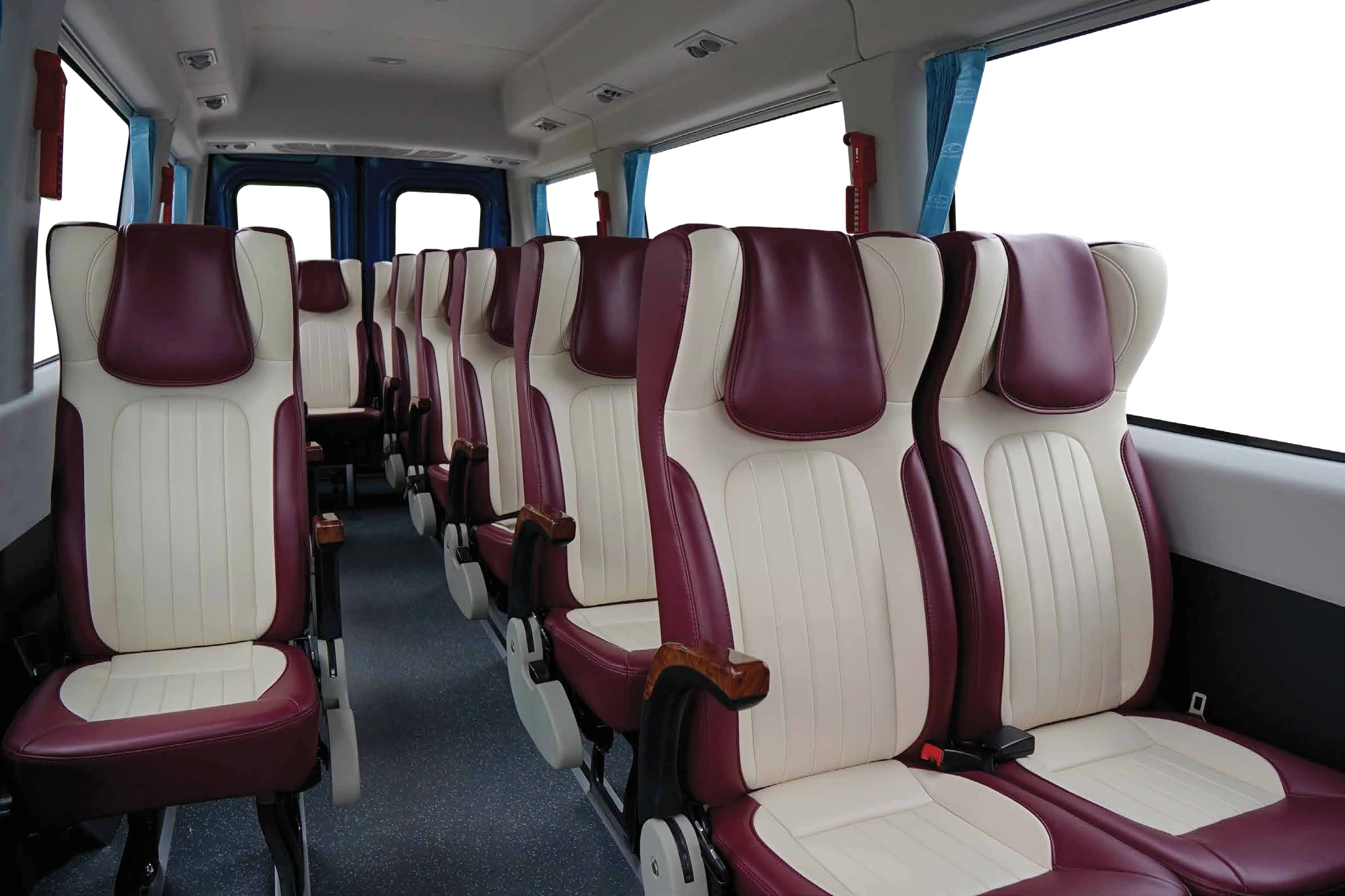 IVECO Daily Plus – Ghế bố trí rộng