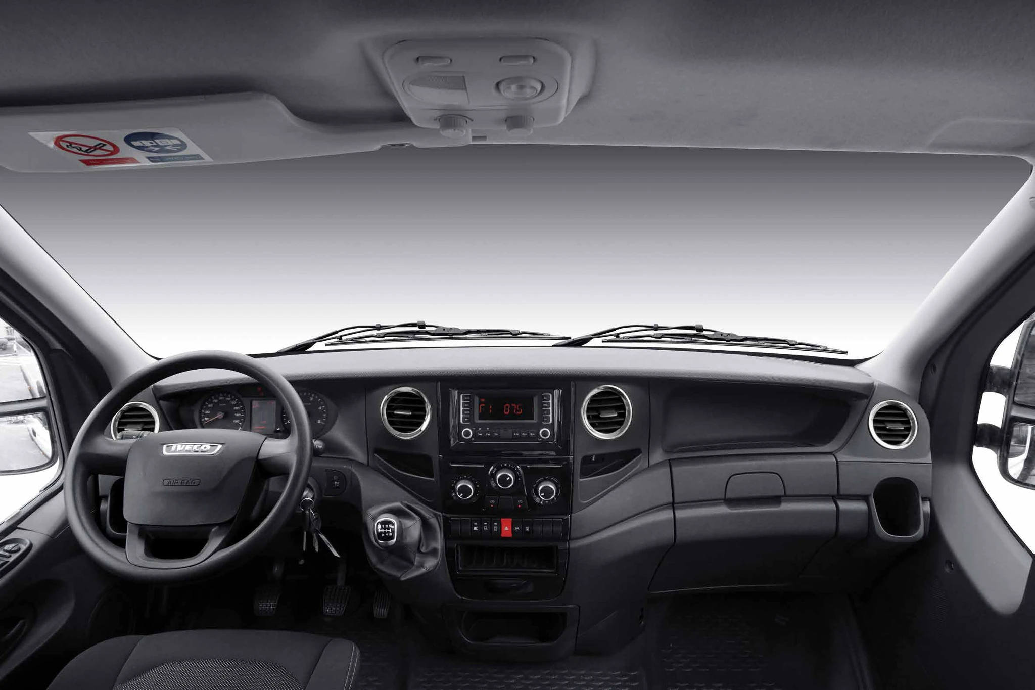 IVECO Daily Plus – Khoang lái tinh giản