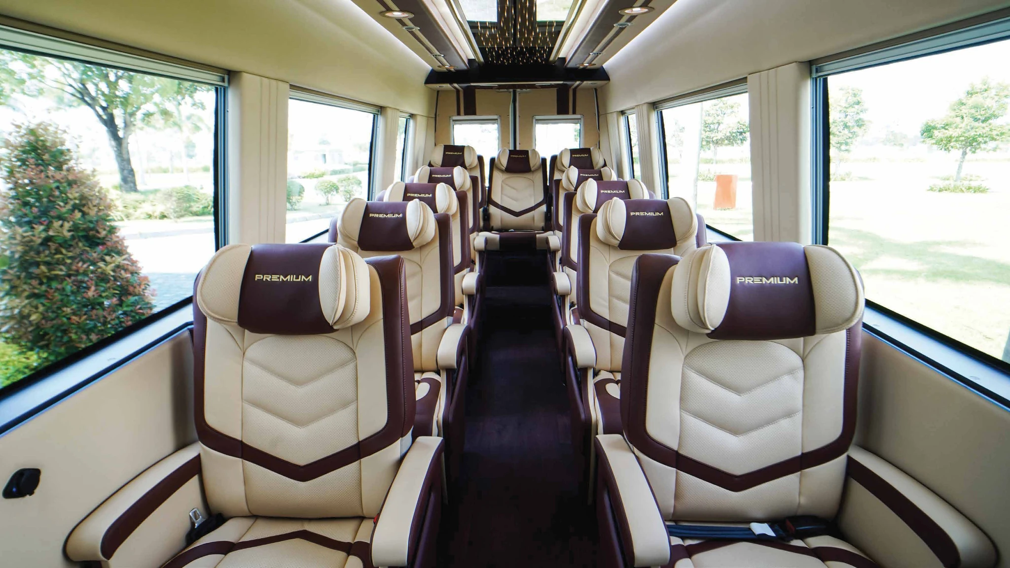 IVECO Daily Plus Premium – Khoang VIP bọc da