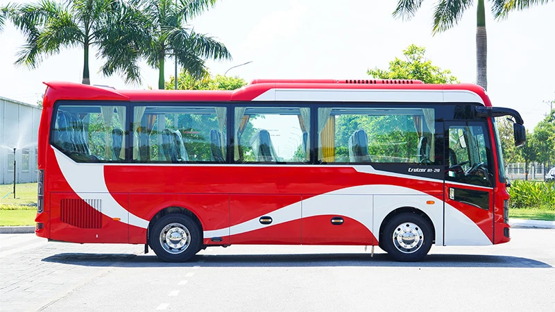 THACO Cruizer 81S – Khoang hành lý hai bên